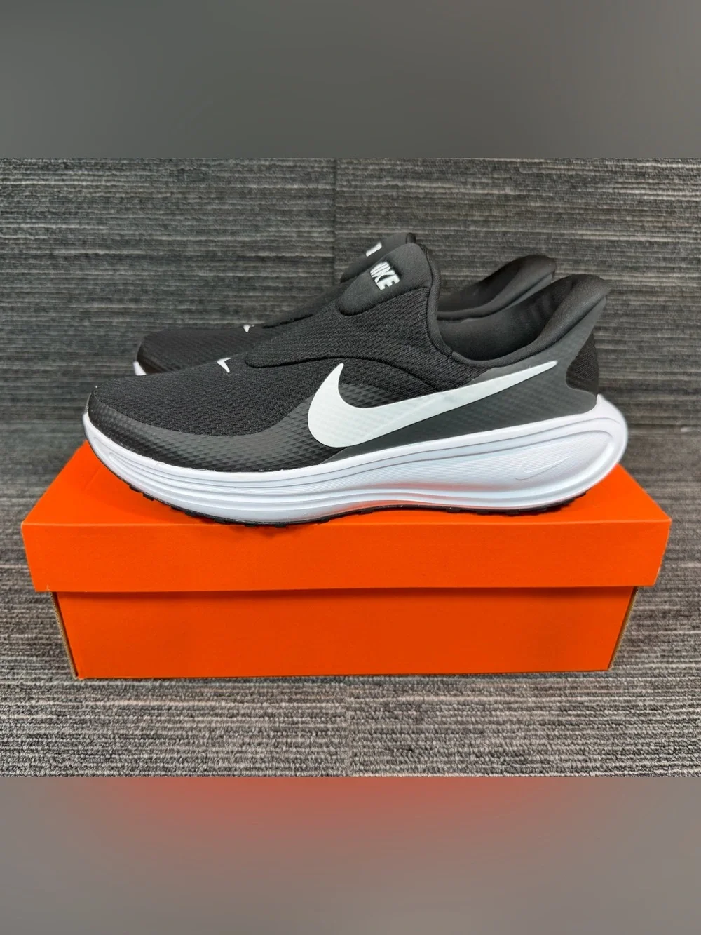 Nike Revolution 8 Easyon Black/White/Anthracite Slip-On Running Men 9 Women 10.5
